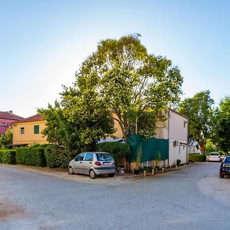 Apartment Dario *